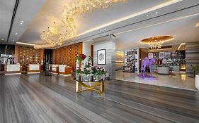 Radisson Blu Dubai Waterfront